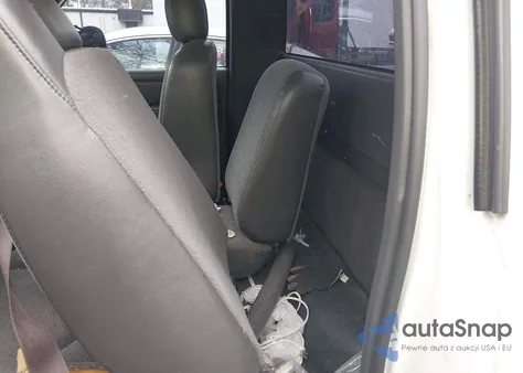 2005 GMC Sierra 1500 z USA, uszkodzony, nr VIN 1GTEC14T45Z260217